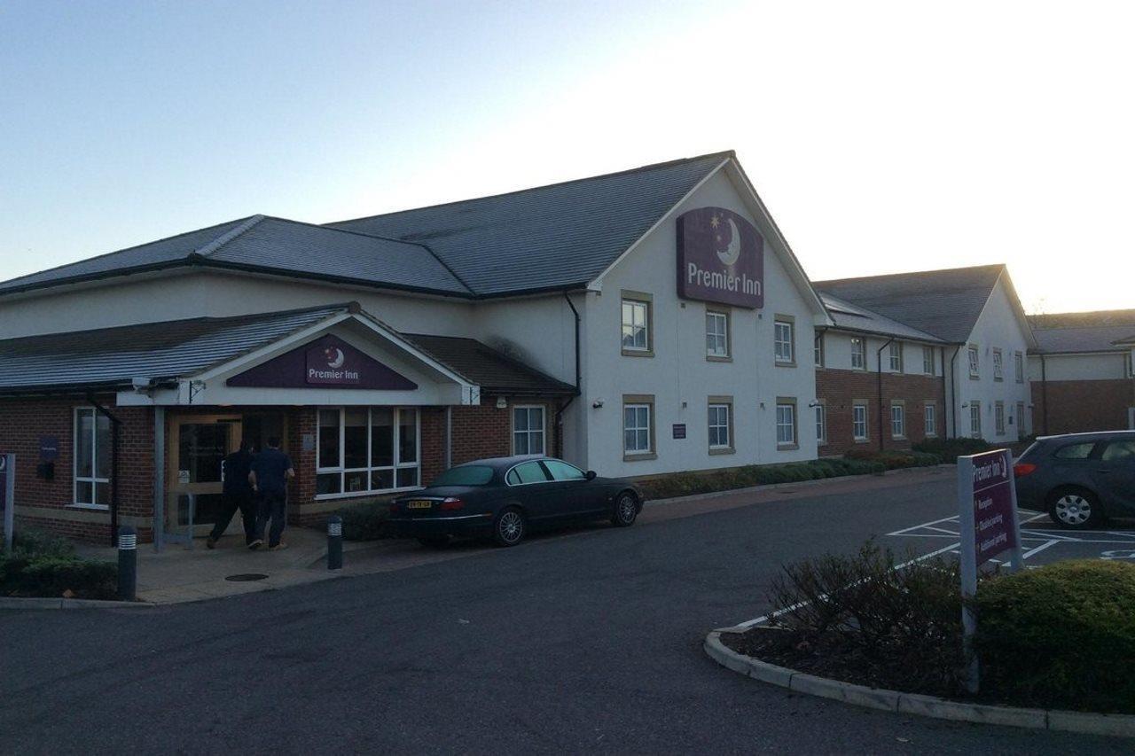 Premier Inn Peterborough North Exterior photo