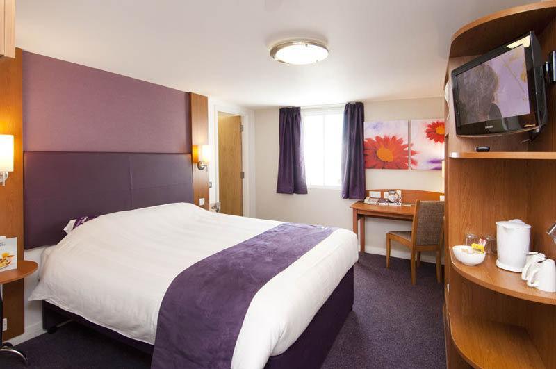 Premier Inn Peterborough North Exterior photo